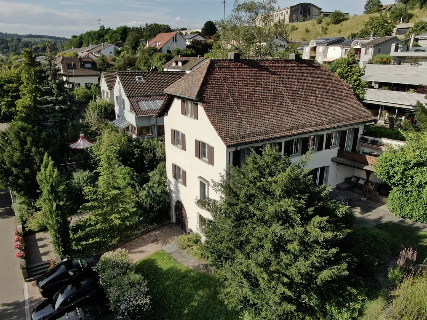 Villa majestueuse et bien entretenue sur la pente ensoleillée de Flurlingen - Photo 2 sur 13
