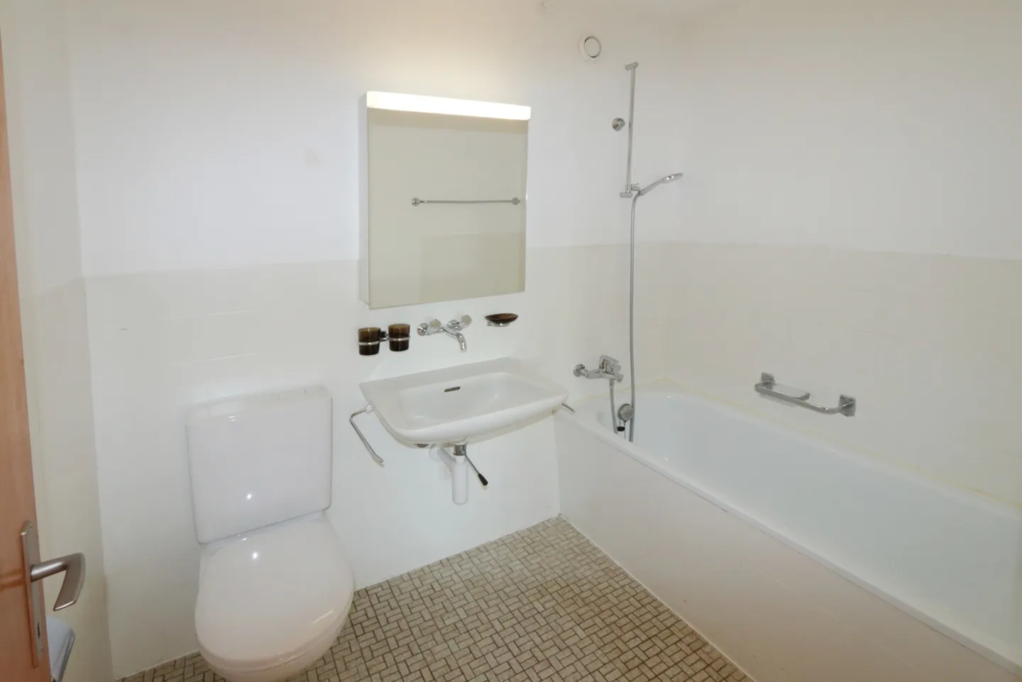 Garden seating apartment with surrounding area in a rural location - Photo 5 of 6