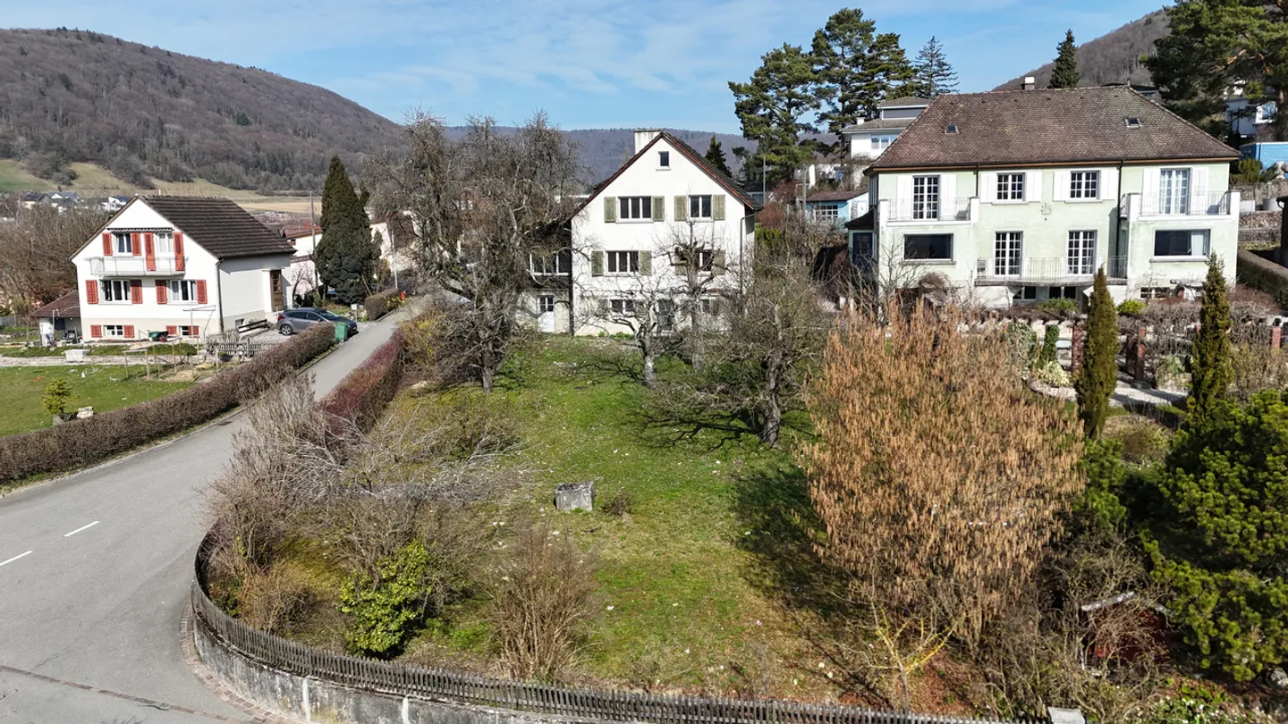 Terrain de développement dans un quartier résidentiel attrayant - Photo 3 sur 13