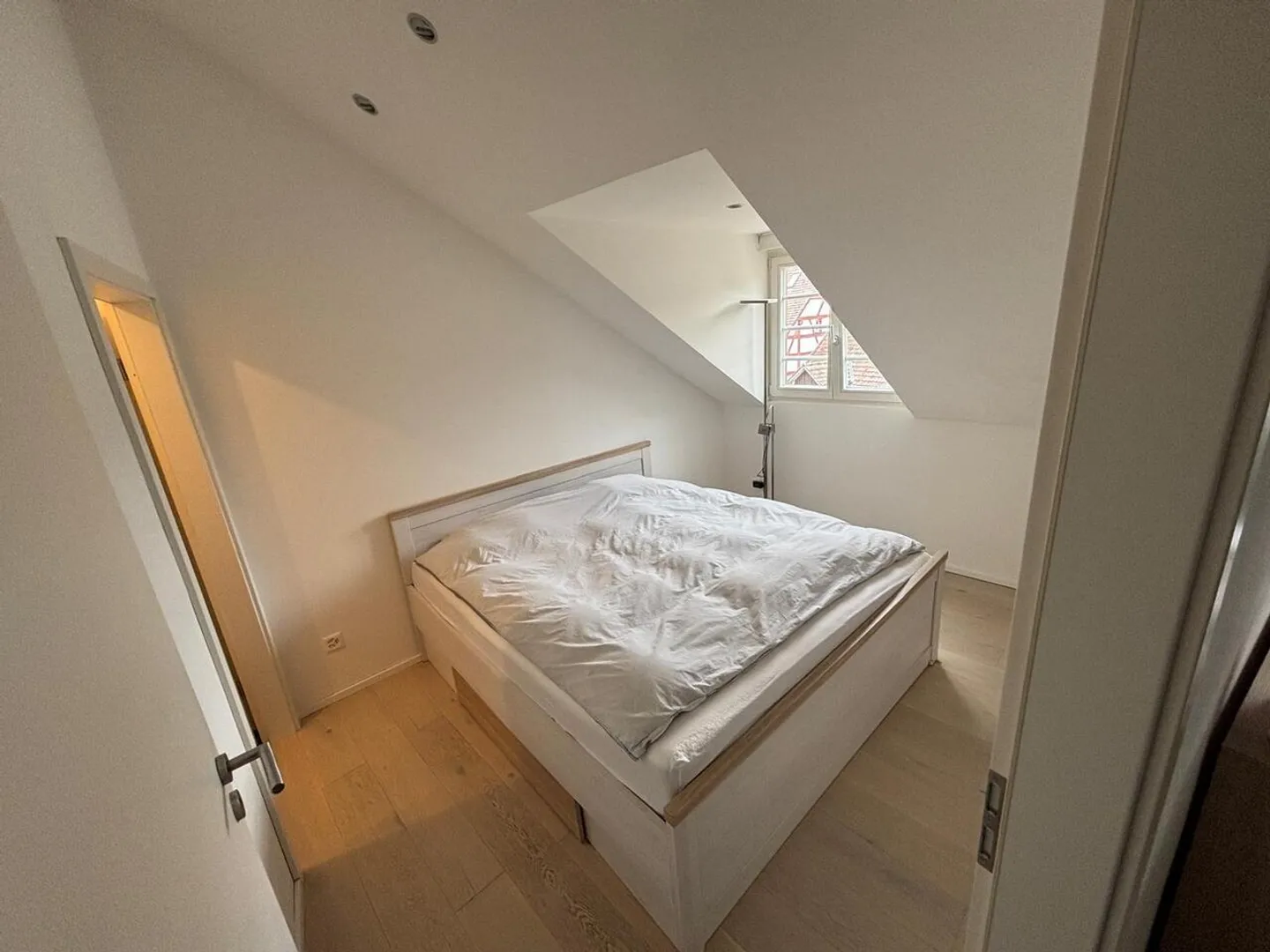 bright & modern penthouse apartment by the Rhine - Photo 5 of 7