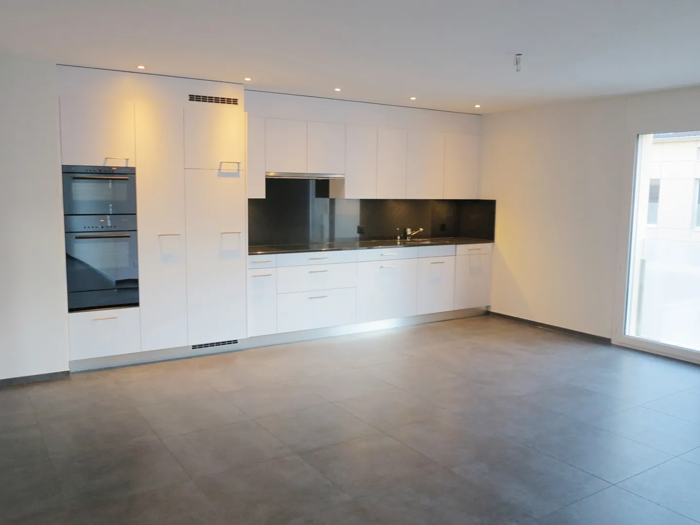 Modern 3.5-room apartment in a prime location in Feuerthalen - Photo 3 of 10