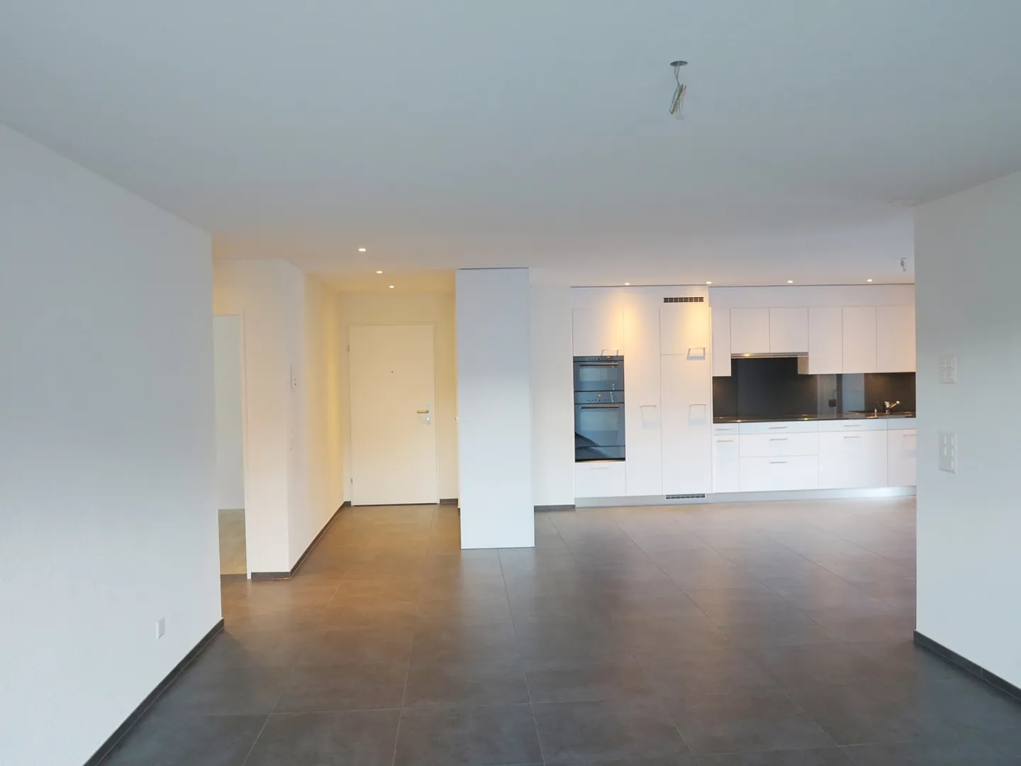 Modern 3.5-room apartment in a prime location in Feuerthalen - Photo 5 of 10