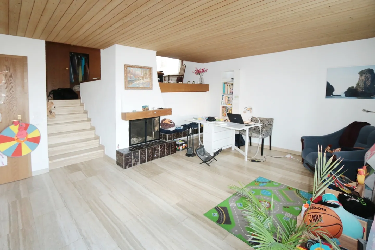 Affascinante casa bifamiliare con architettura a livelli sfalsati in una posizione soleggiata - Foto 9 di 13