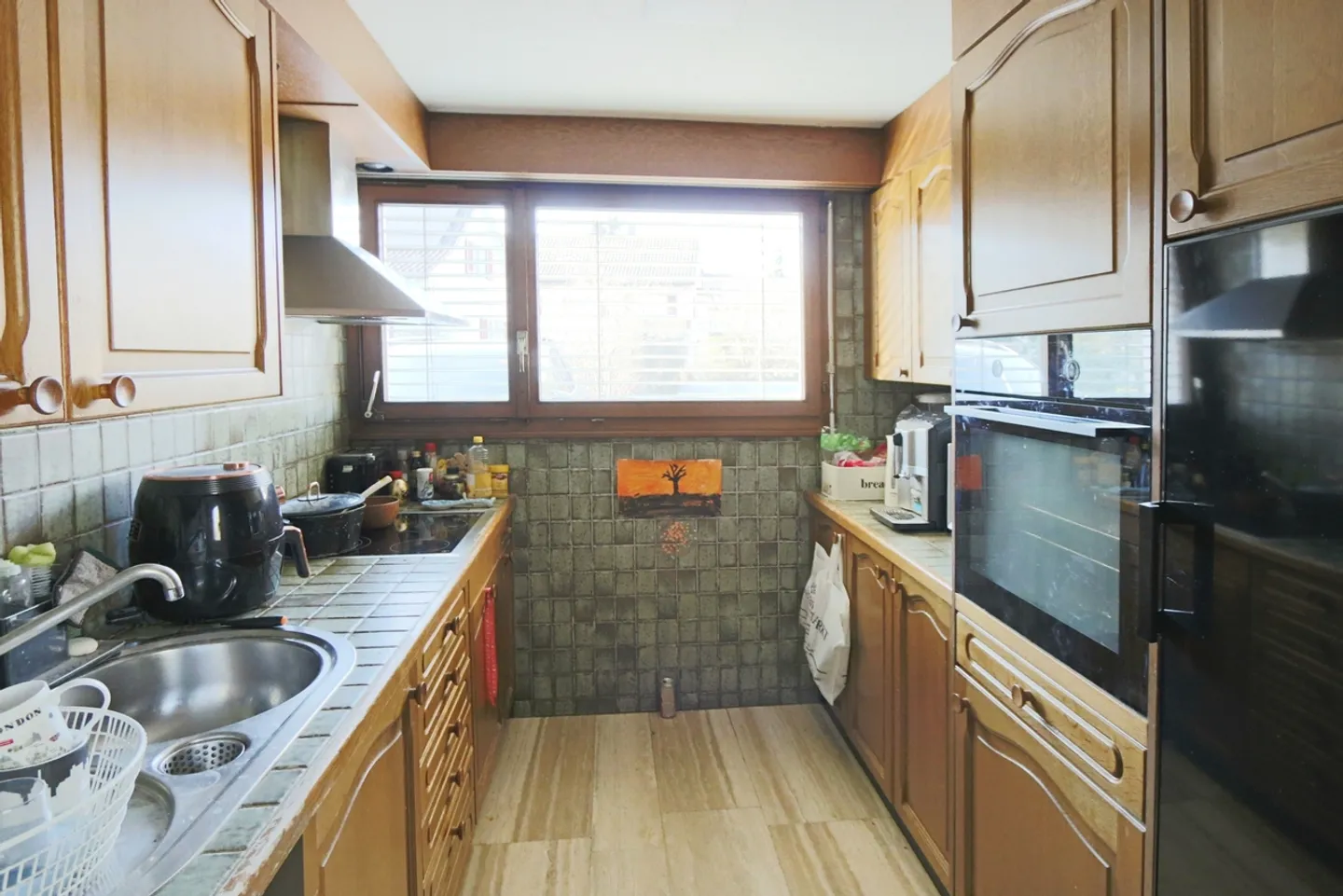 Affascinante casa bifamiliare con architettura a livelli sfalsati in una posizione soleggiata - Foto 5 di 13