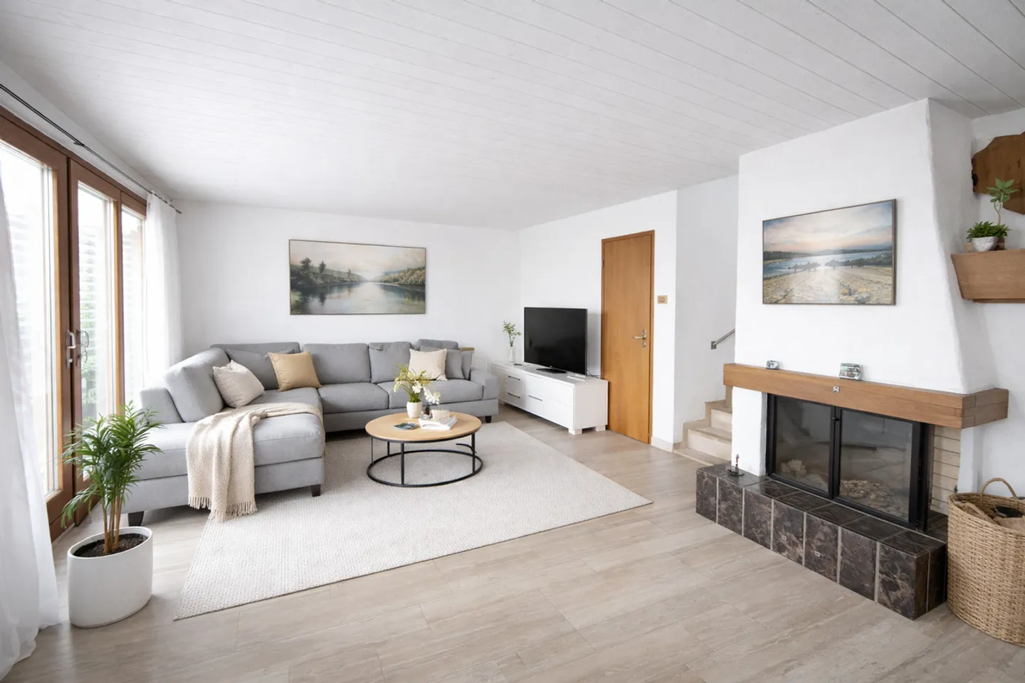 Affascinante casa bifamiliare con architettura a livelli sfalsati in una posizione soleggiata - Foto 8 di 13