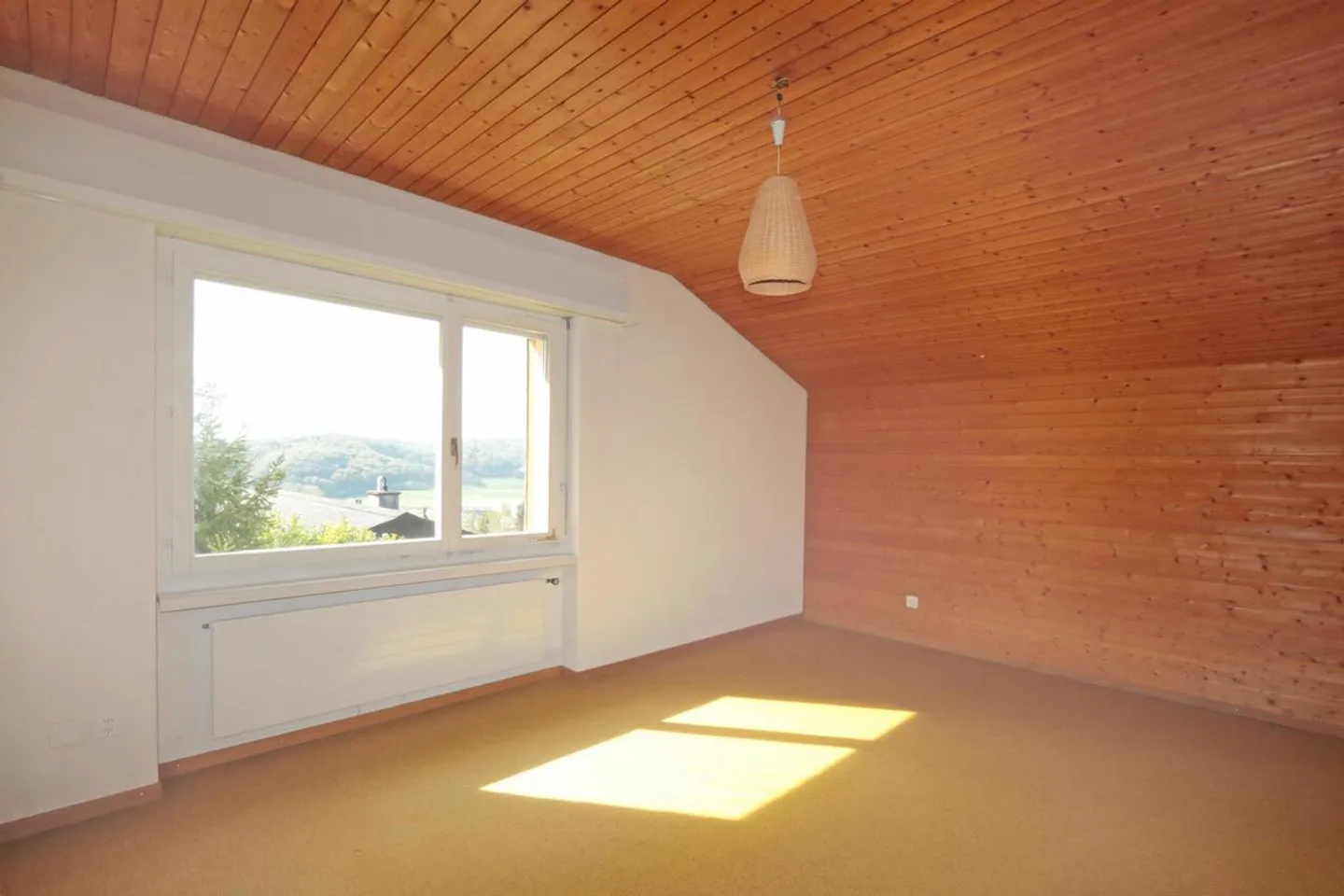 Geräumiges Familienhaus mit Aussicht - Foto 9 von 13