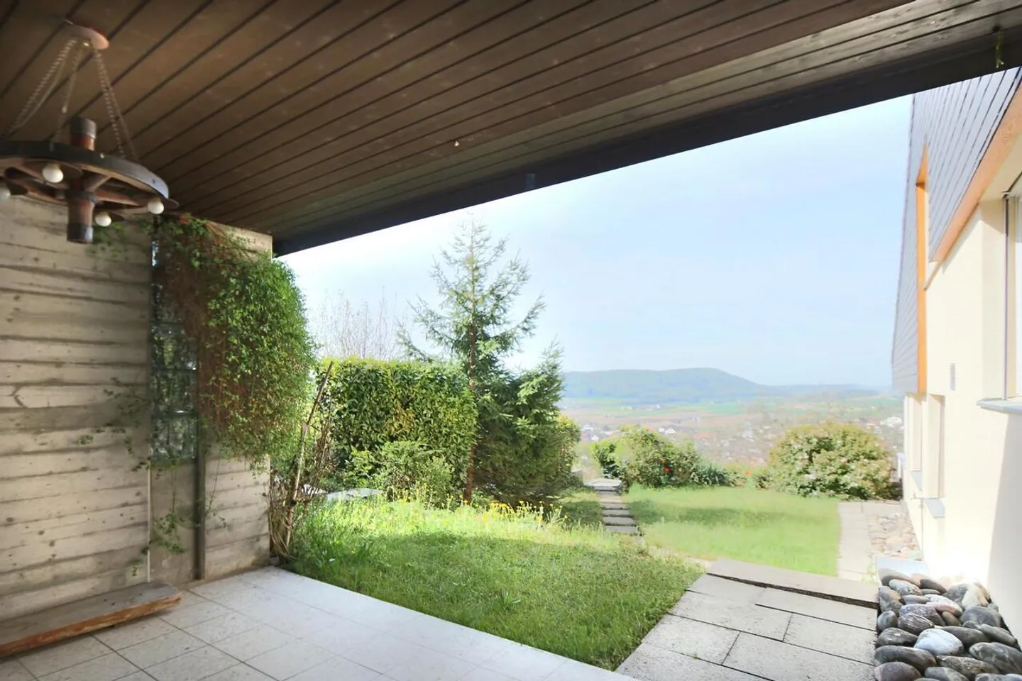 Geräumiges Familienhaus mit Aussicht - Foto 13 von 13