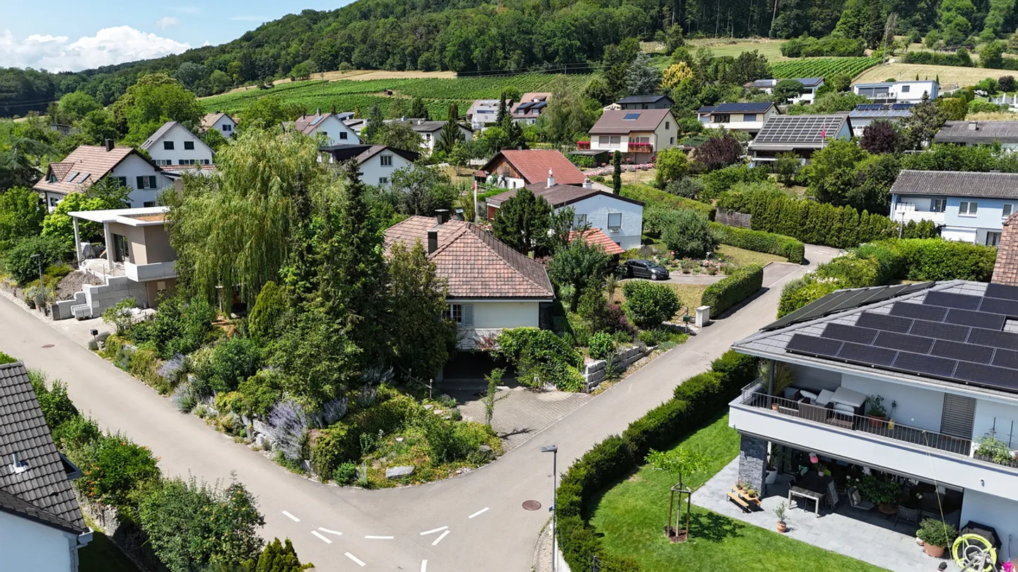 Casa unifamiliare indipendente di 4,5 stanze in stile bungalow - Foto 2 di 13