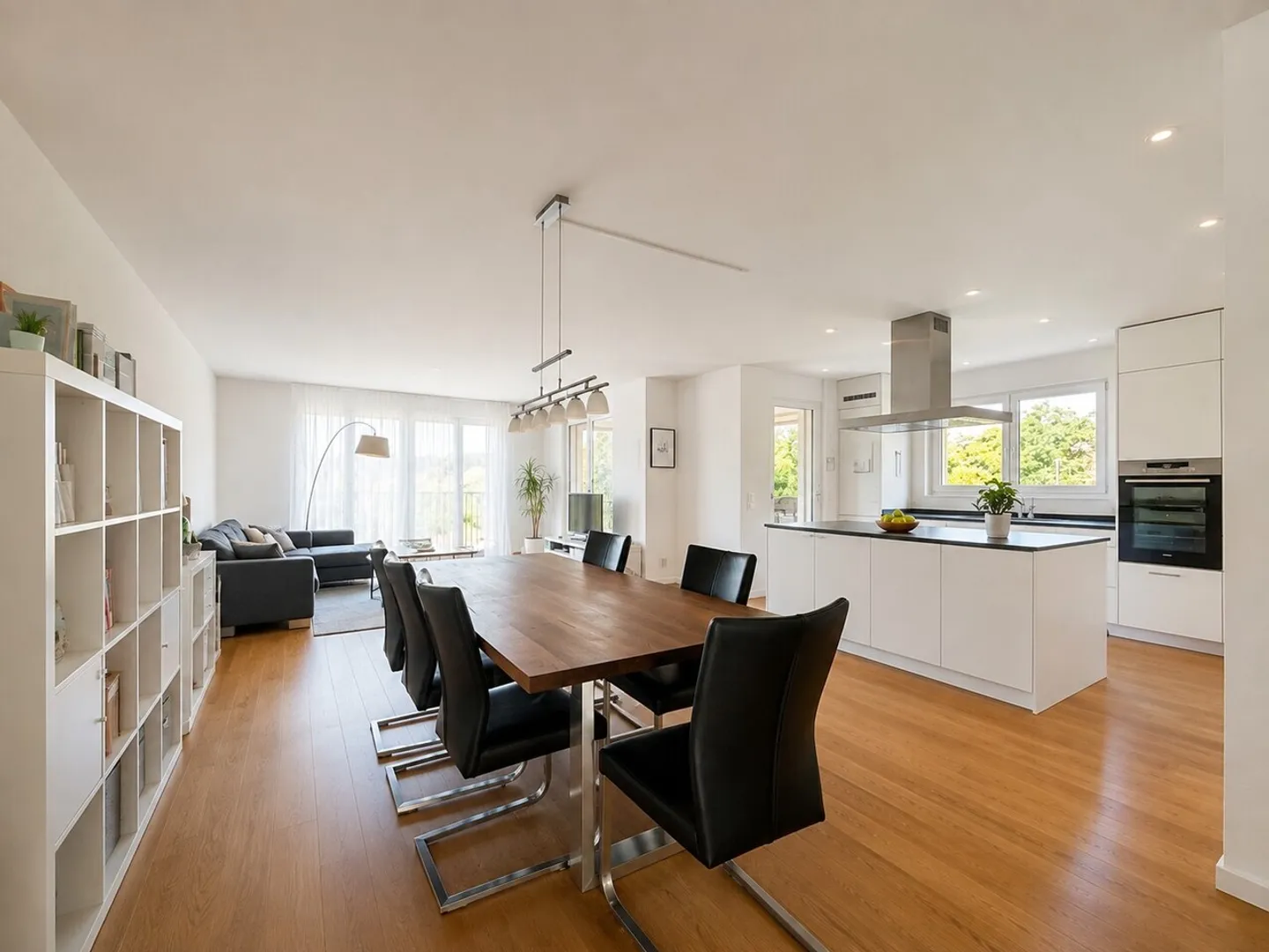 Appartement attrayant de 4,5 pièces dans un quartier résidentiel privilégié - Photo 1 sur 9