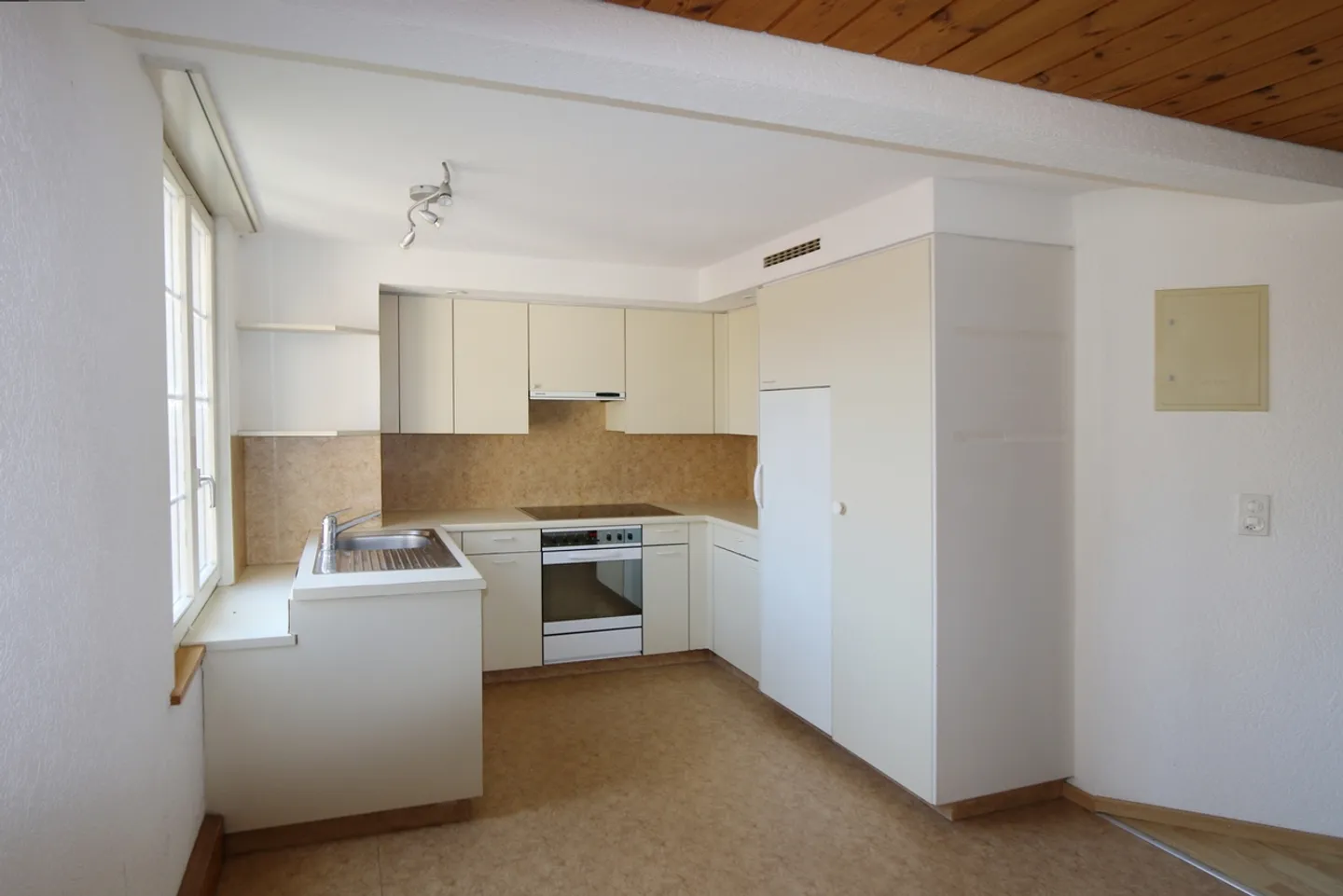 Living near the Rhine and Old Town - bright and spacious apartment - Photo 6 of 9