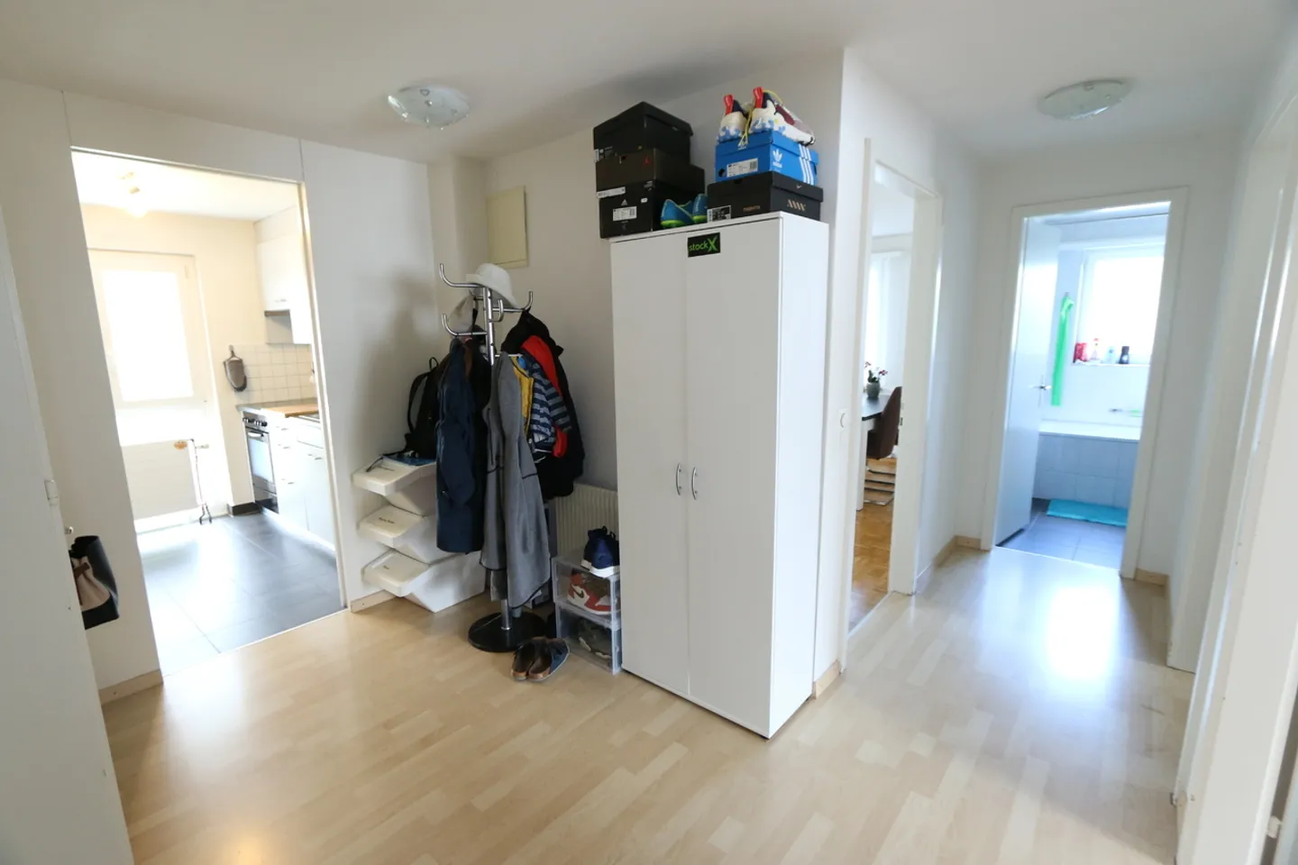 Gemütliche Wohnung mit sonnigem Balkon - Foto 3 von 6