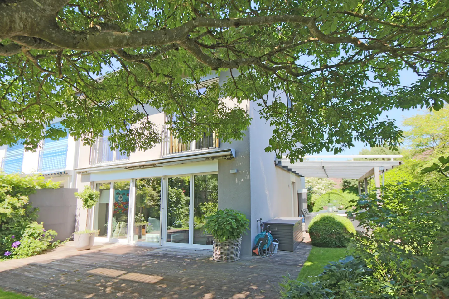 Ein Haus zum Verlieben - gepflegt, hochwertig und familienfreundlich - Foto 2 di 13
