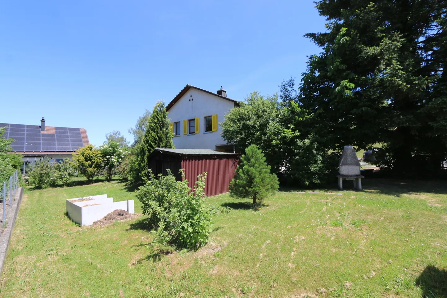 Charmantes Einfamilienhaus mit Garten - Foto 2 von 13