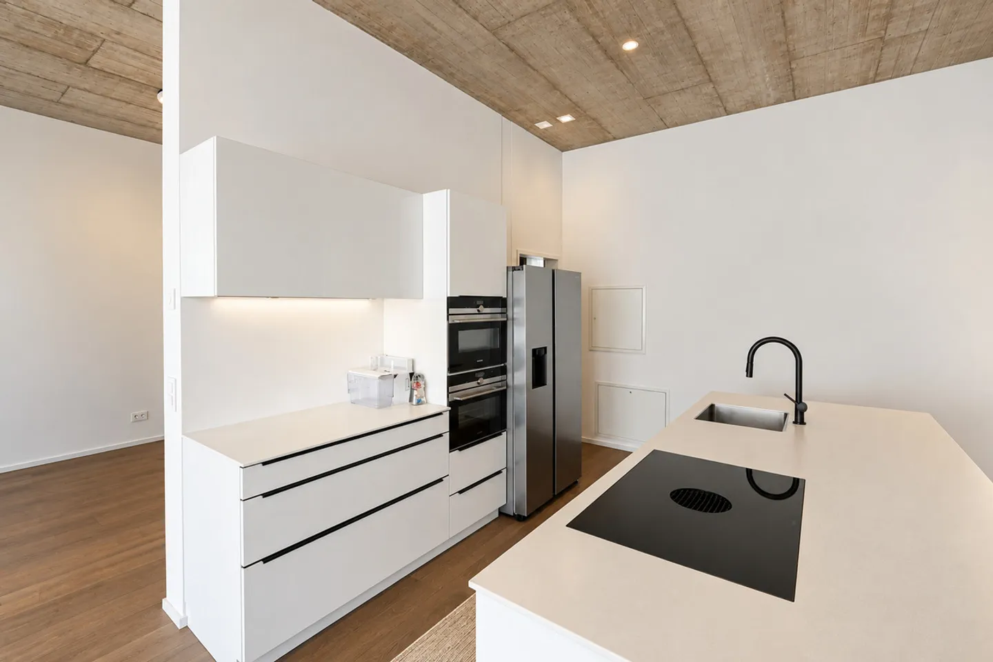 Urban Living with Character and Unique Spatial Experience - Photo 7 of 13
