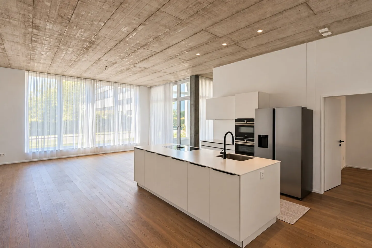 Urban Living with Character and Unique Spatial Experience - Photo 6 of 13