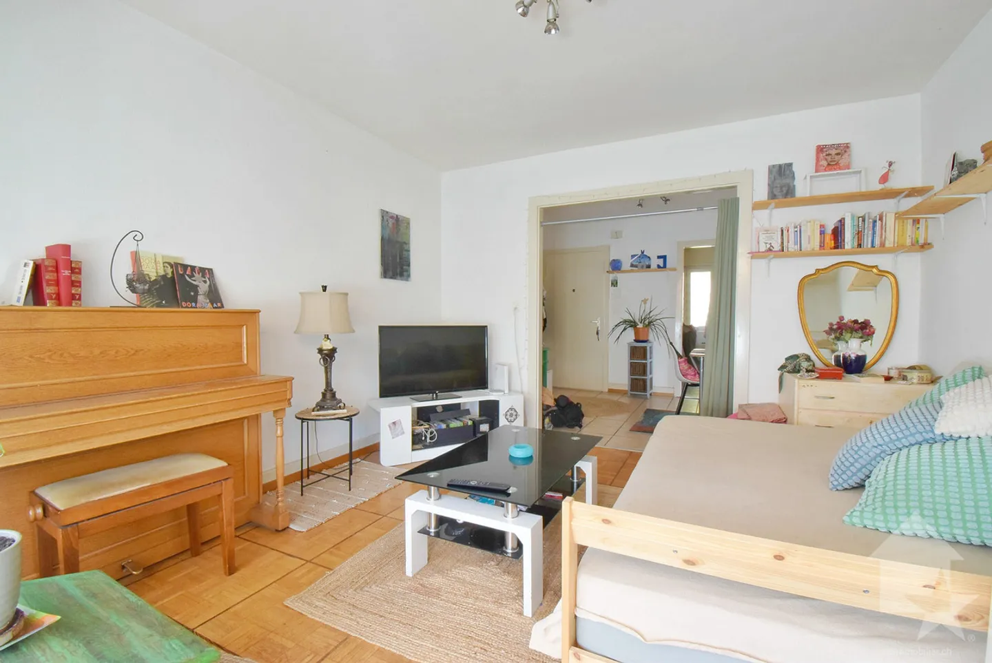 Schöne 3,5-Zimmer-Wohnung im Stadtzentrum von Sion mit Mietern - Foto 4 von 12