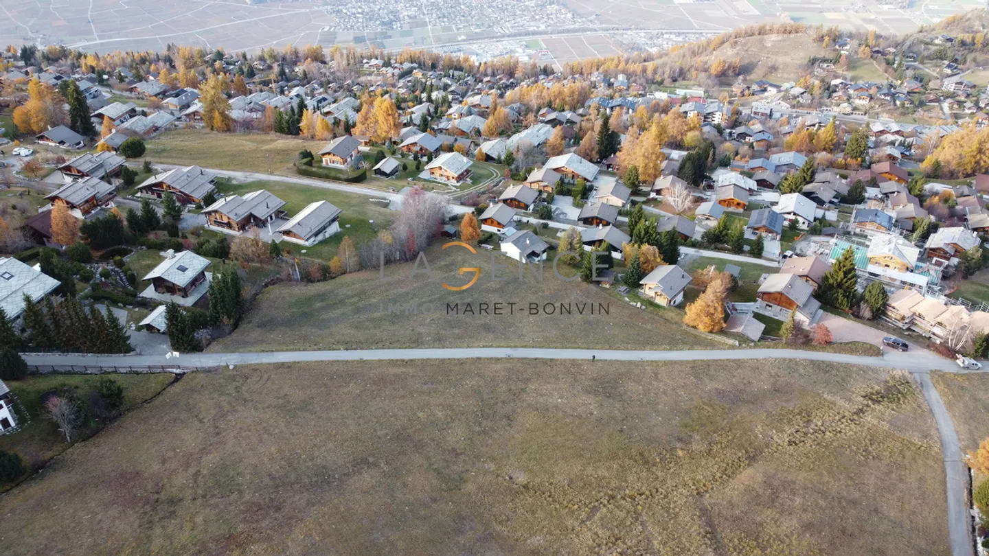 HAUTE NENDAZ - TERRENO EDIFICABILE DI 5'469 M2 - Foto 1 di 7