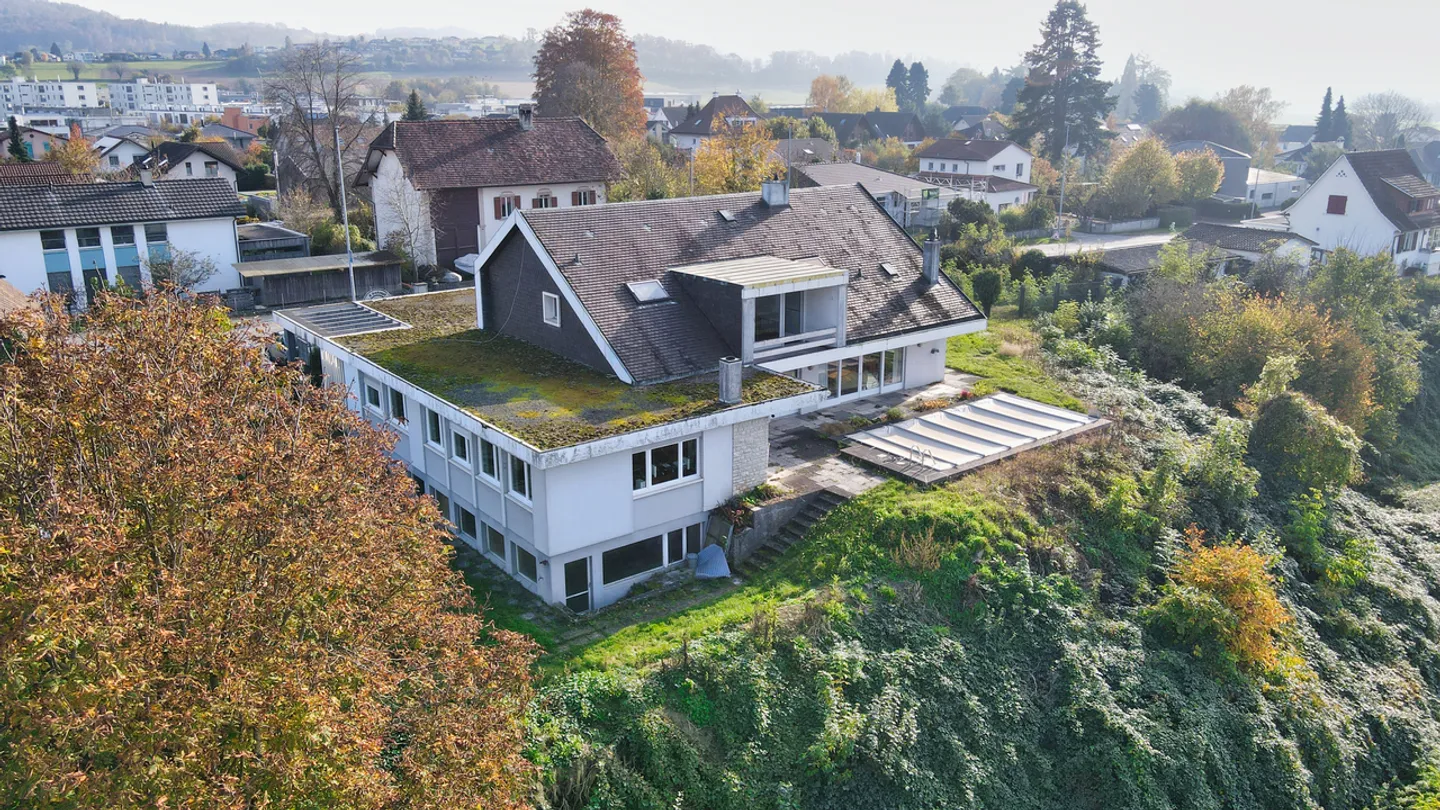 Villa familiare di 6,5 locali + locali con vista lago a Meyriez / FR - Foto 3 di 13