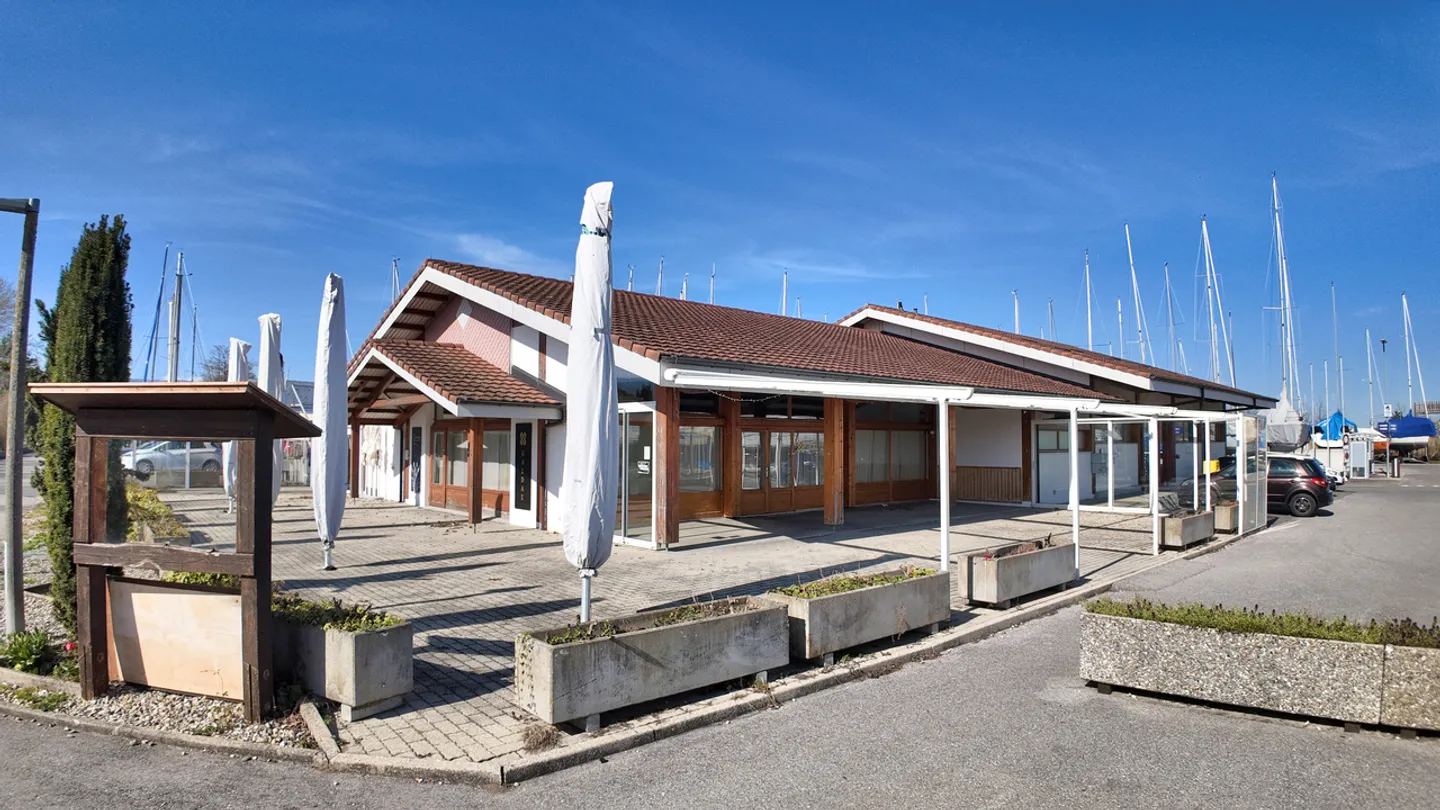 Restaurant and shop + guest rooms in Chevroux / VD - Photo 4 of 13