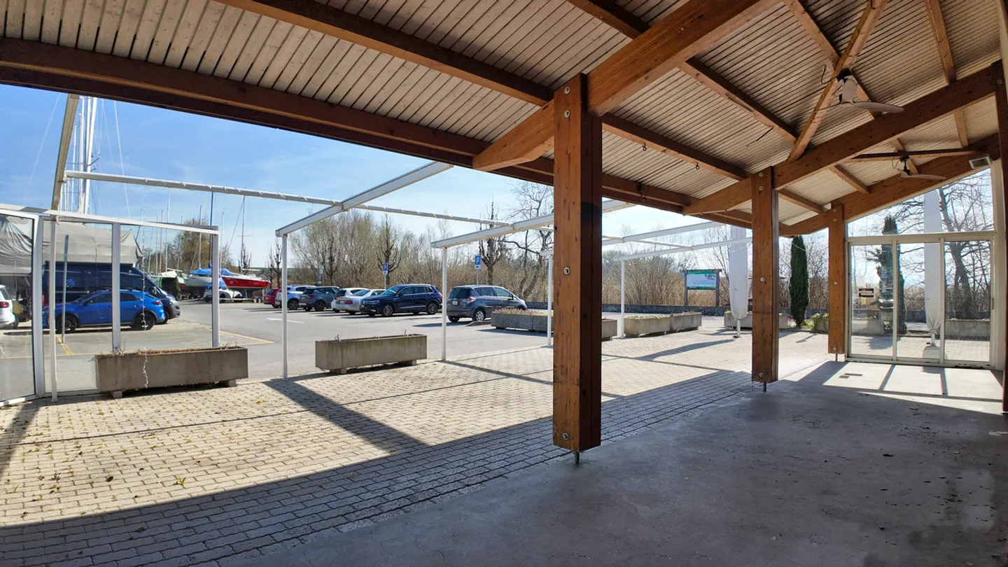Restaurant and shop + guest rooms in Chevroux / VD - Photo 7 of 13