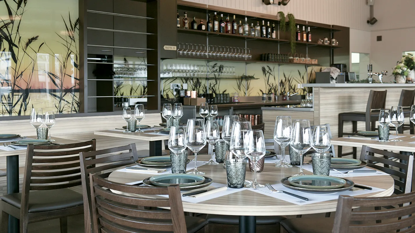 Restaurant and shop + guest rooms in Chevroux / VD - Photo 12 of 13