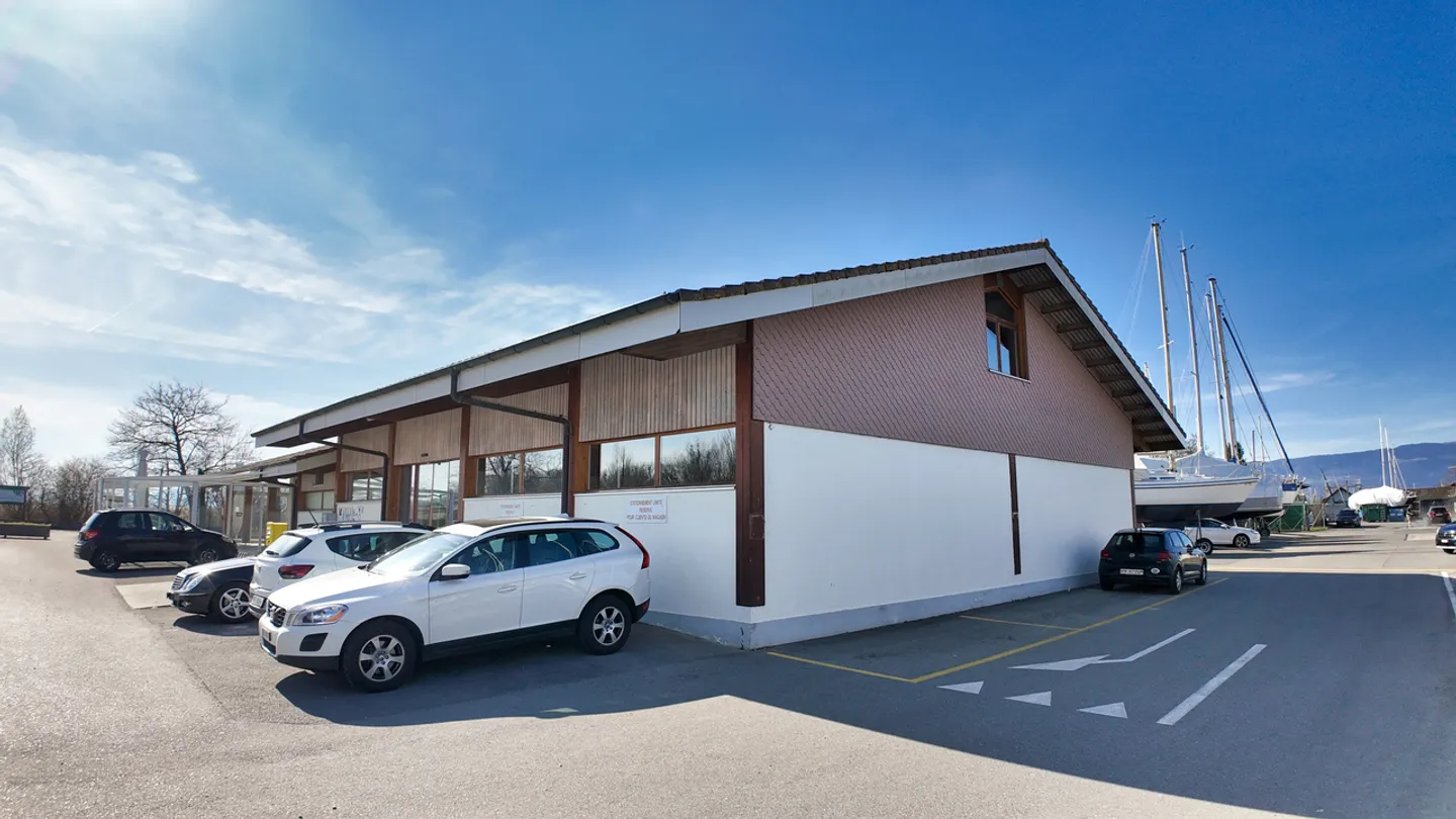 Restaurant and shop + guest rooms in Chevroux / VD - Photo 9 of 13