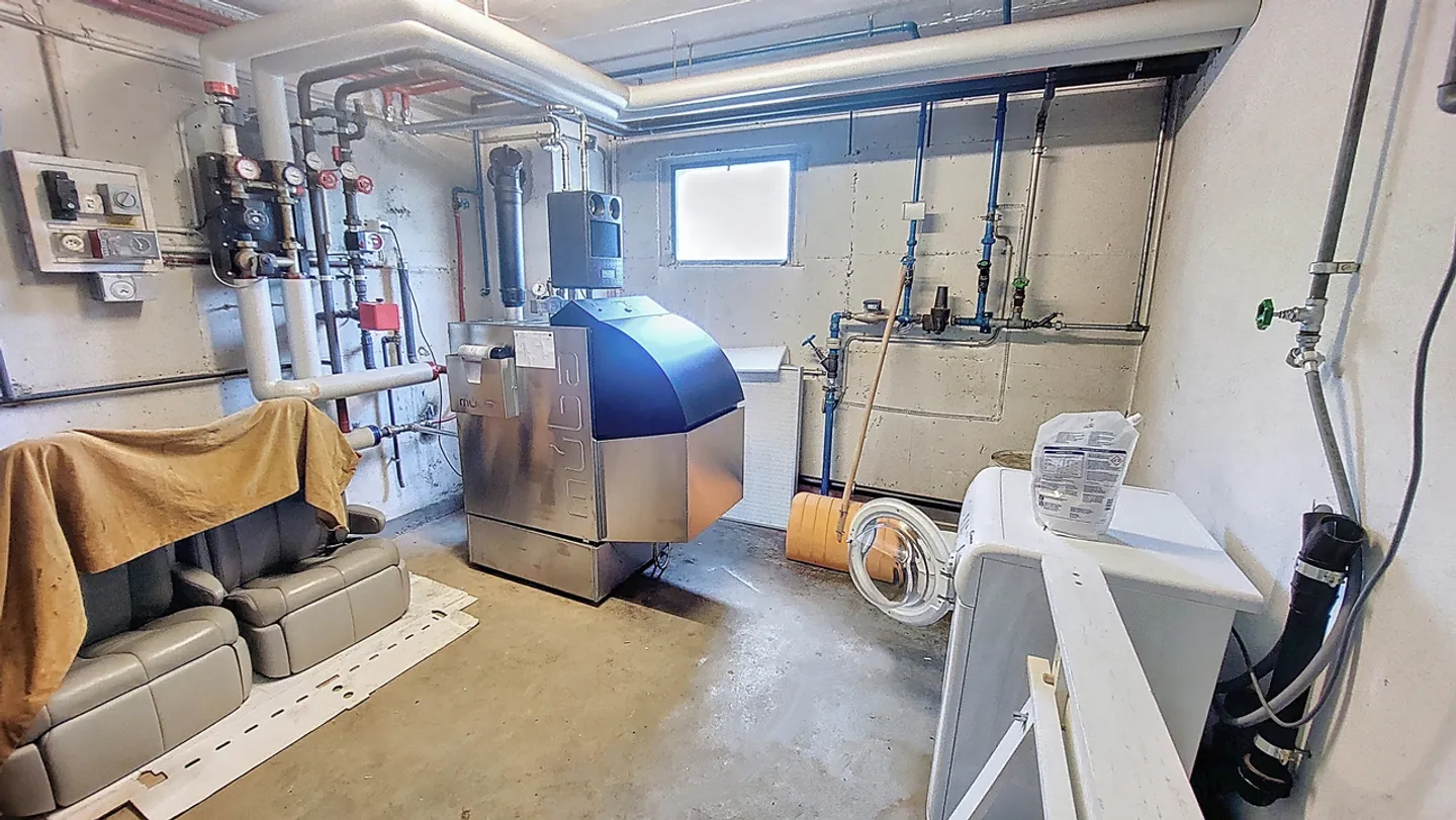 Gewerbliche / industrielle Räumlichkeiten in Cressier / FR - Foto 11 von 13