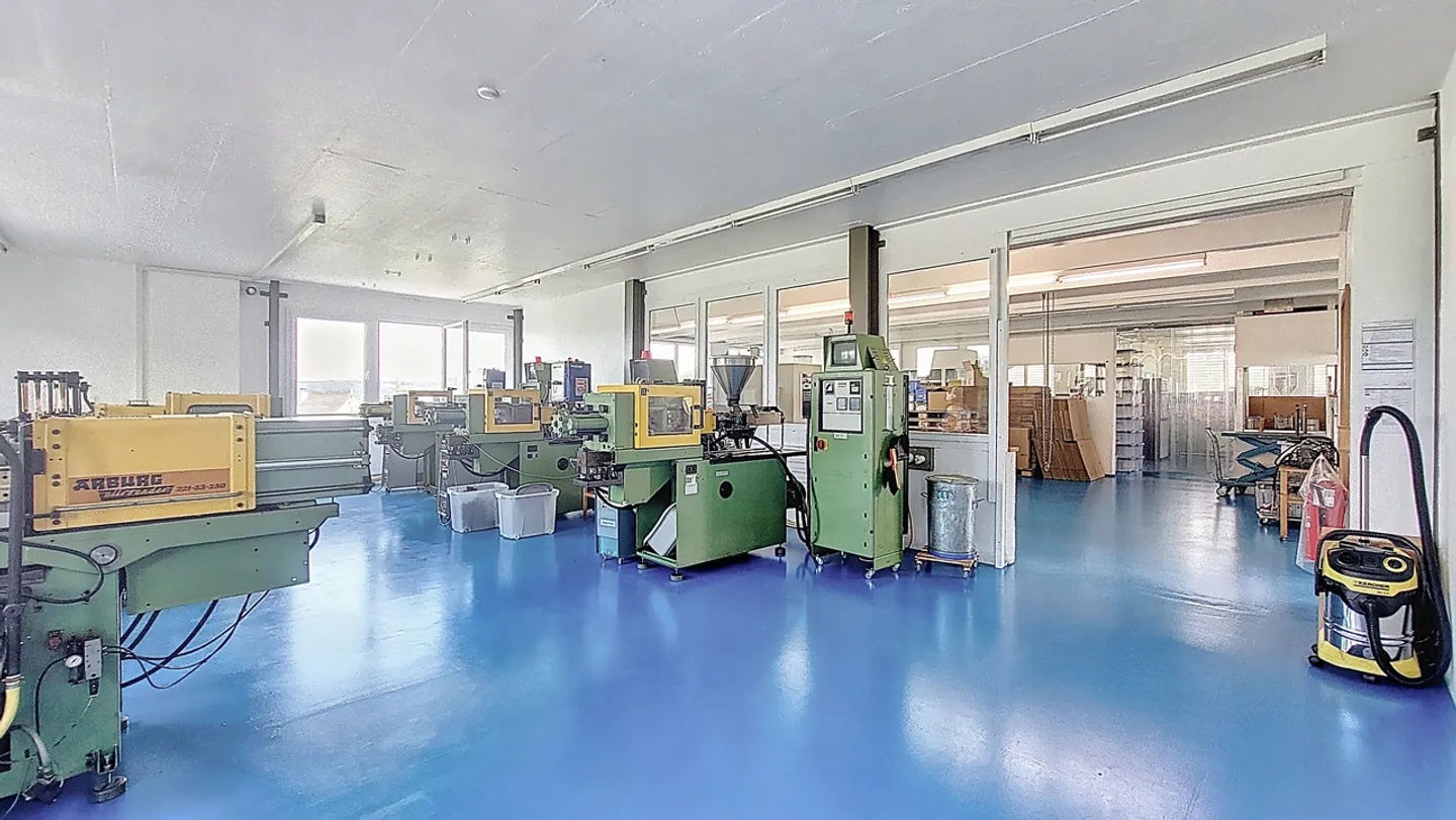 Gewerbliche / industrielle Räumlichkeiten in Cressier / FR - Foto 4 von 13