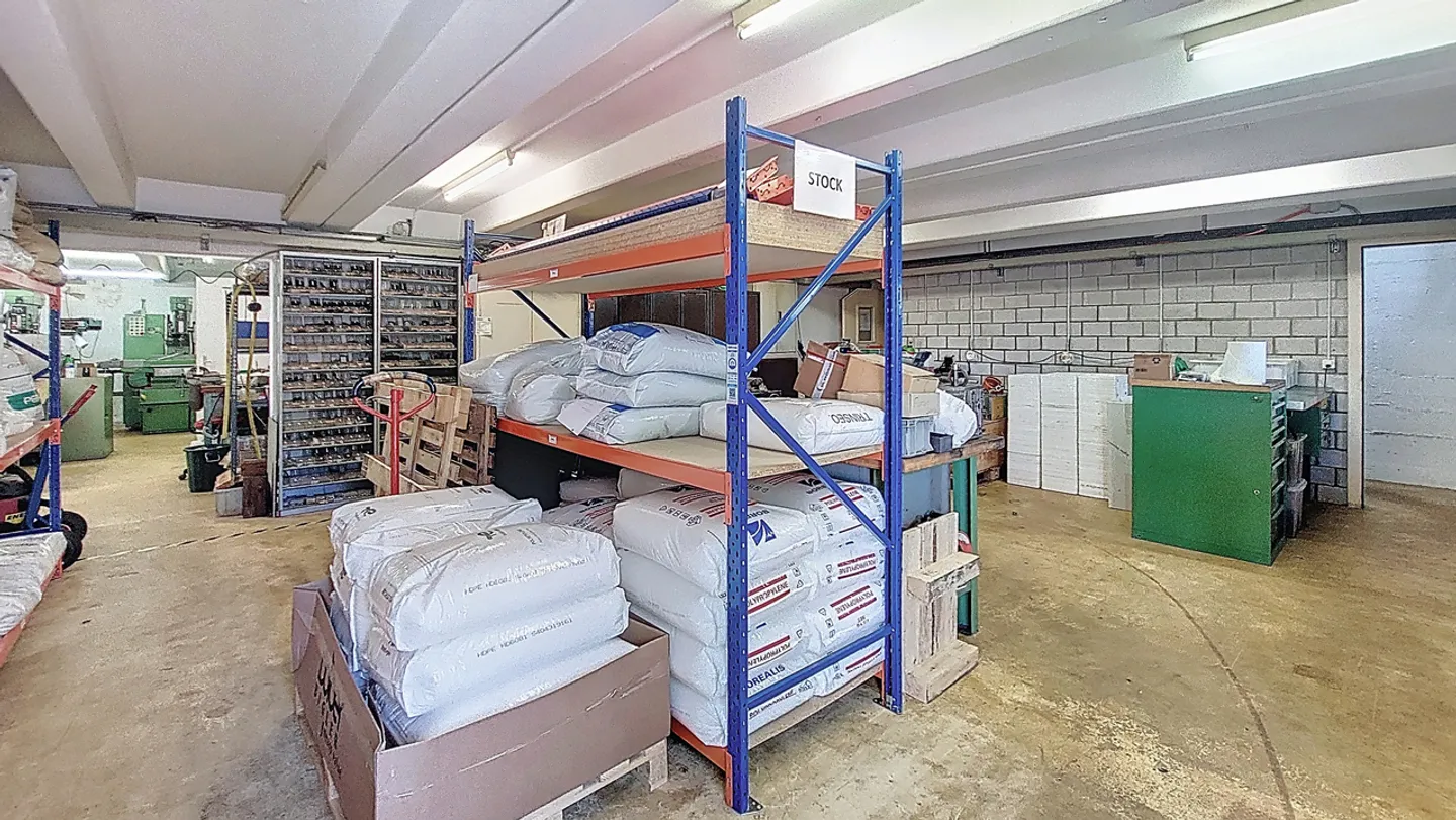 Gewerbliche / industrielle Räumlichkeiten in Cressier / FR - Foto 9 von 13