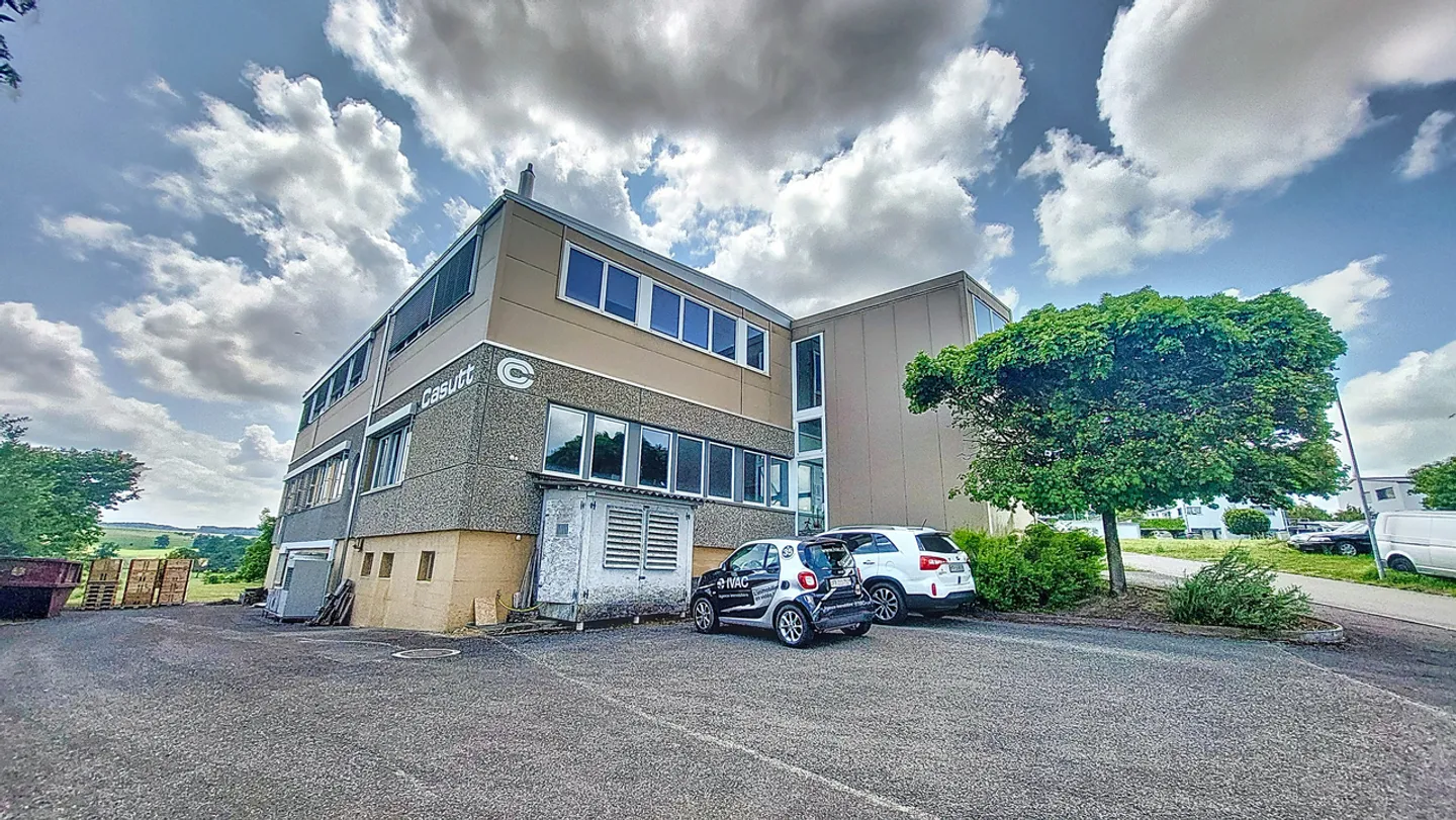 Gewerbliche / industrielle Räumlichkeiten in Cressier / FR - Foto 3 von 13