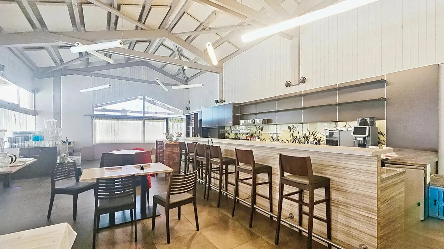 Restaurant and shop + guest rooms in Chevroux / VD - Photo 13 of 13