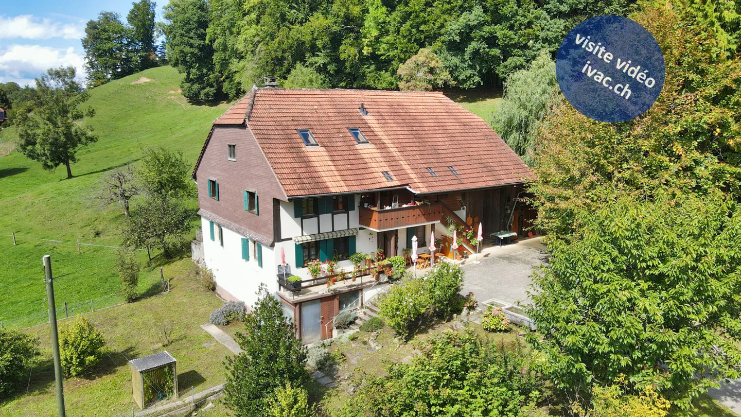 Ancienne ferme de 2 logements (sans voisinage) à Chandossel / FR - Photo 1 sur 13