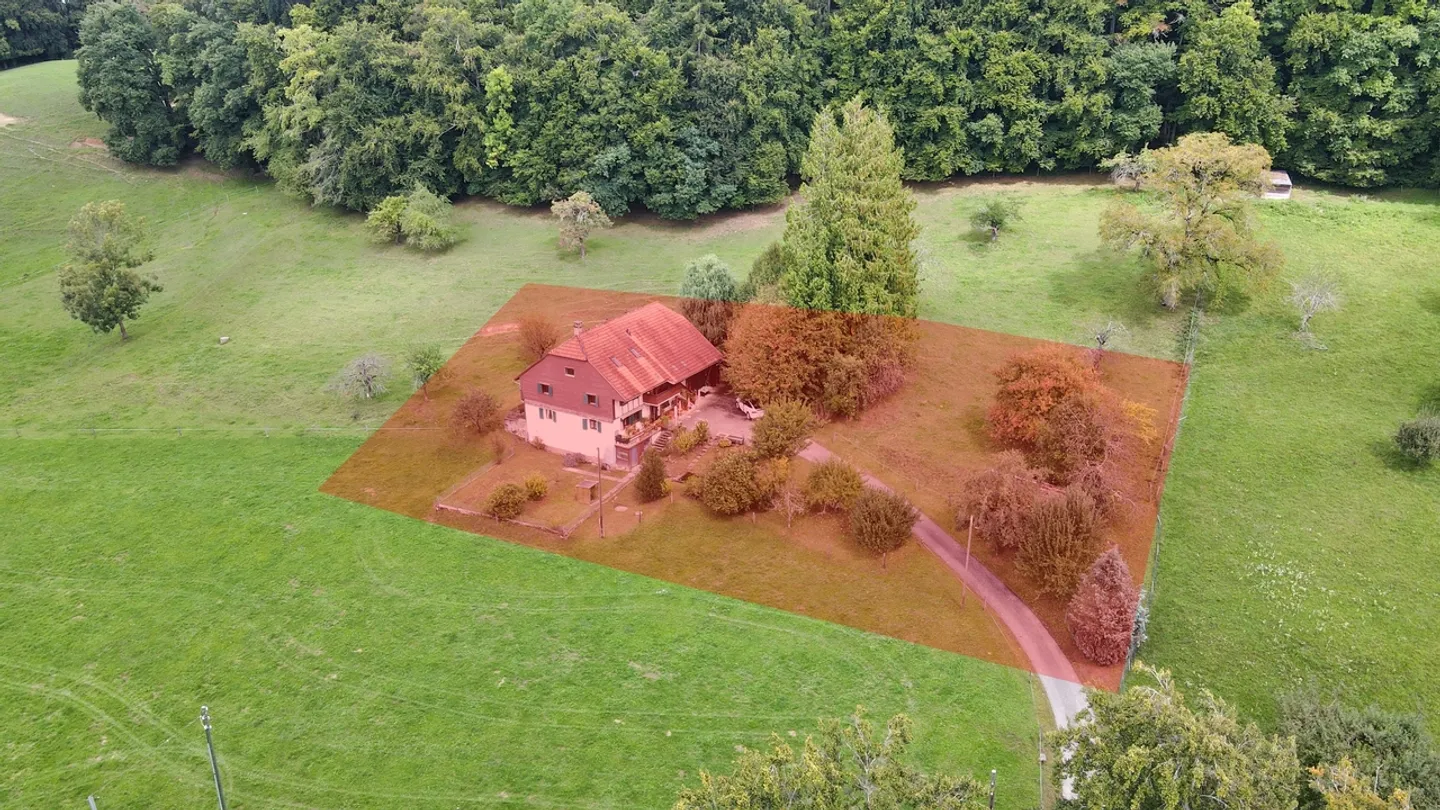 Ancienne ferme de 2 logements (sans voisinage) à Chandossel / FR - Photo 3 sur 13