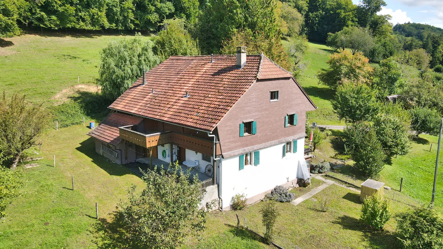Ancienne ferme de 2 logements (sans voisinage) à Chandossel / FR - Photo 4 sur 13