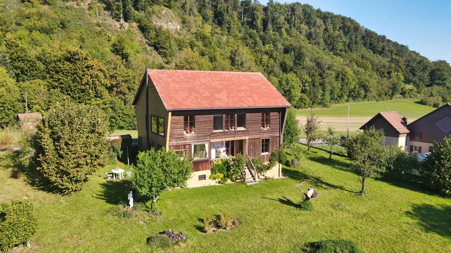 Dorfhaus mit 4,5 Zimmern und Grundstück in Murist (Estavayer) - Foto 2 von 13