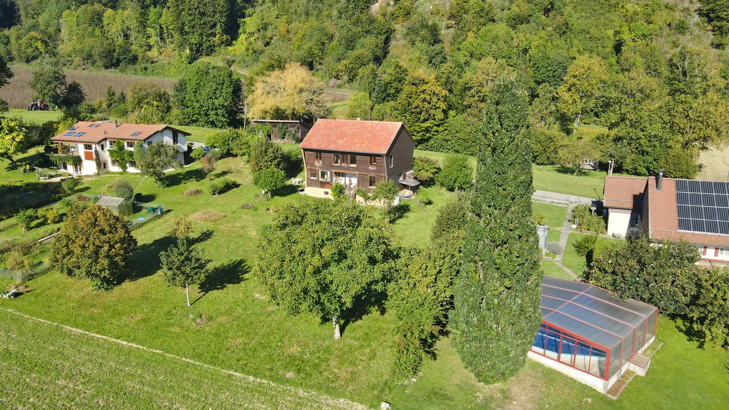 Dorfhaus mit 4,5 Zimmern und Grundstück in Murist (Estavayer) - Foto 3 von 13