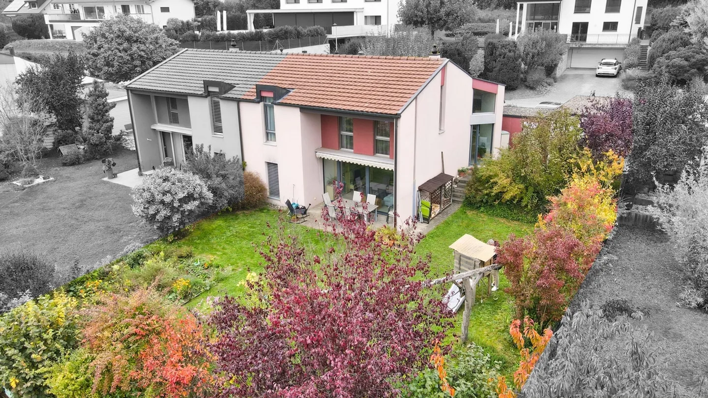 Familienvilla mit 6 Zimmern in Neyruz / FR - Foto 2 von 13