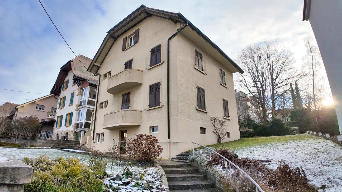 Detached house with 2 apartments with potential in Payerne / VD - Photo 5 of 13