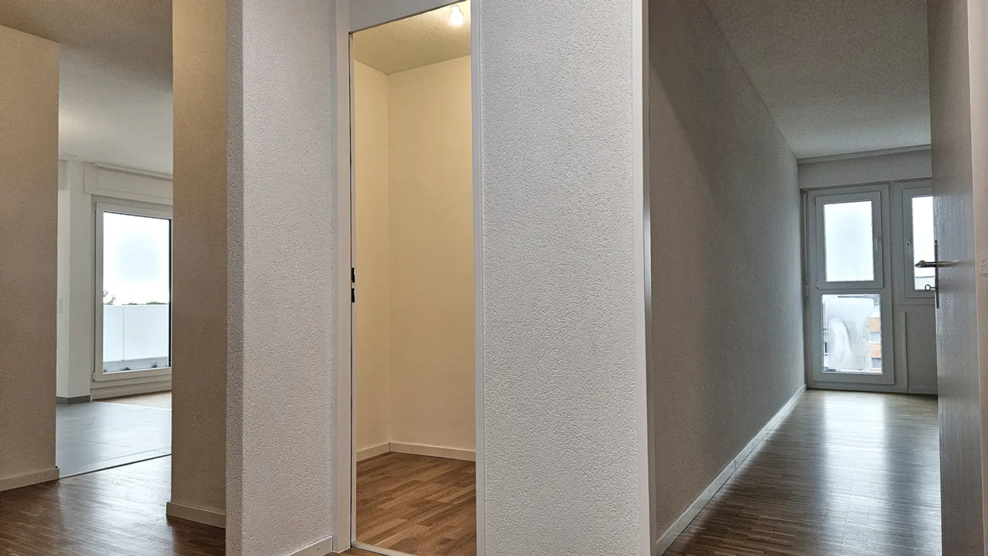 Appartement 4.5 pces d'env. 100 m2 avec balcon à Fribourg - Foto 7 di 11