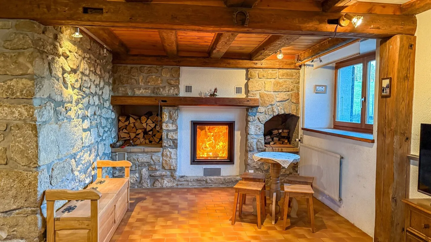 Doppelhaushälfte 5,5 Zimmer mit Ziergarten in Mont-de-Buttes / NE - Foto 6 von 13