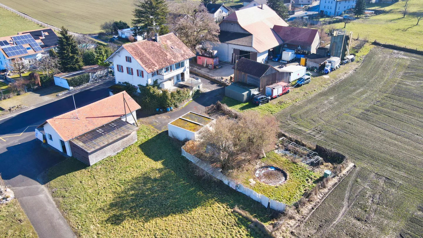 Village house to renovate with land of 1,805 m2 in Donatyre / VD - Photo 7 of 13