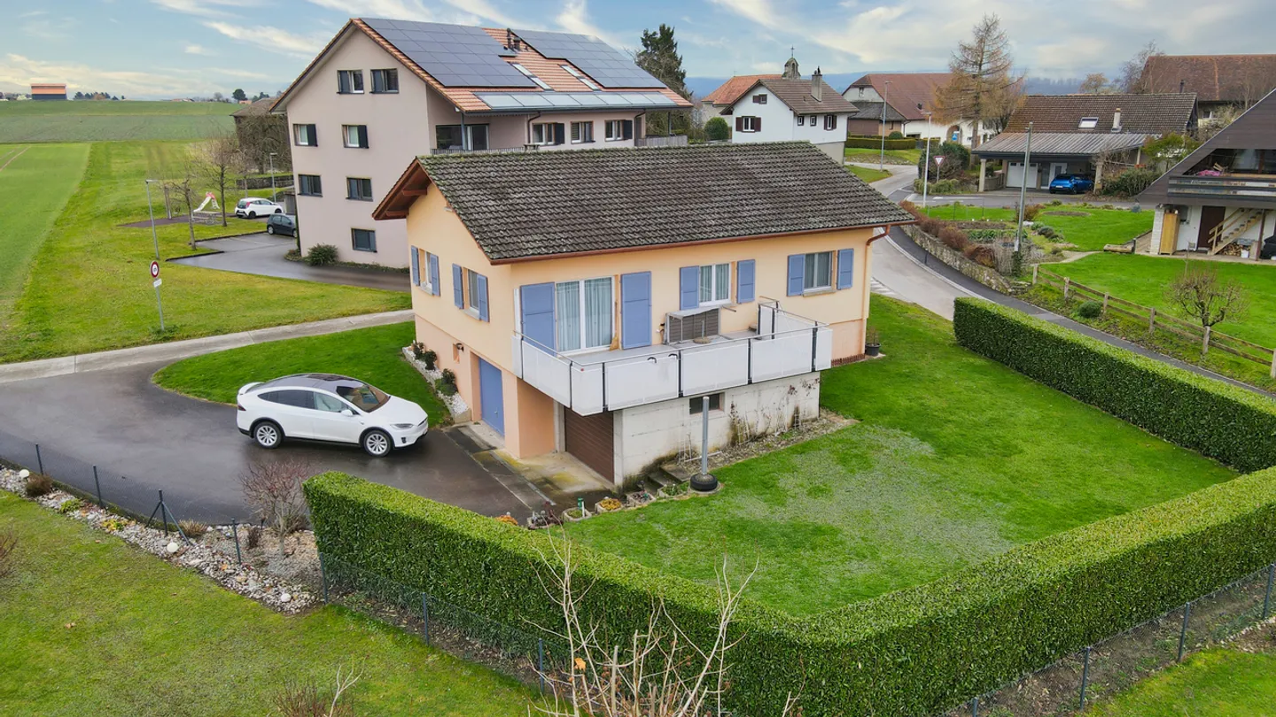 Detached house with 5 rooms in Sévaz / FR - Photo 2 of 13