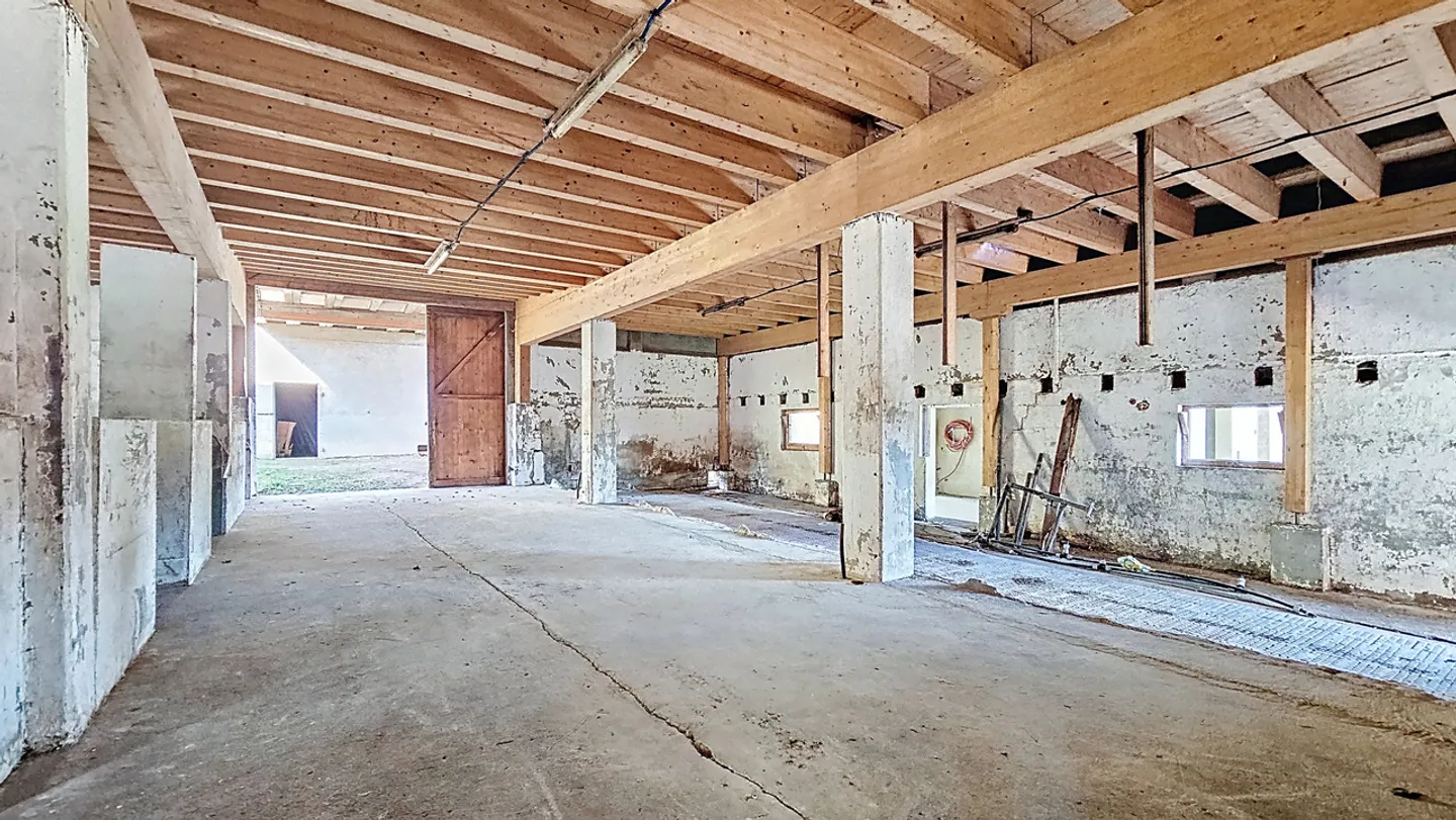 Unique situation! Renovated farm of 6.5 rooms in Oulens-sur-Lucens / VD - Photo 8 of 13