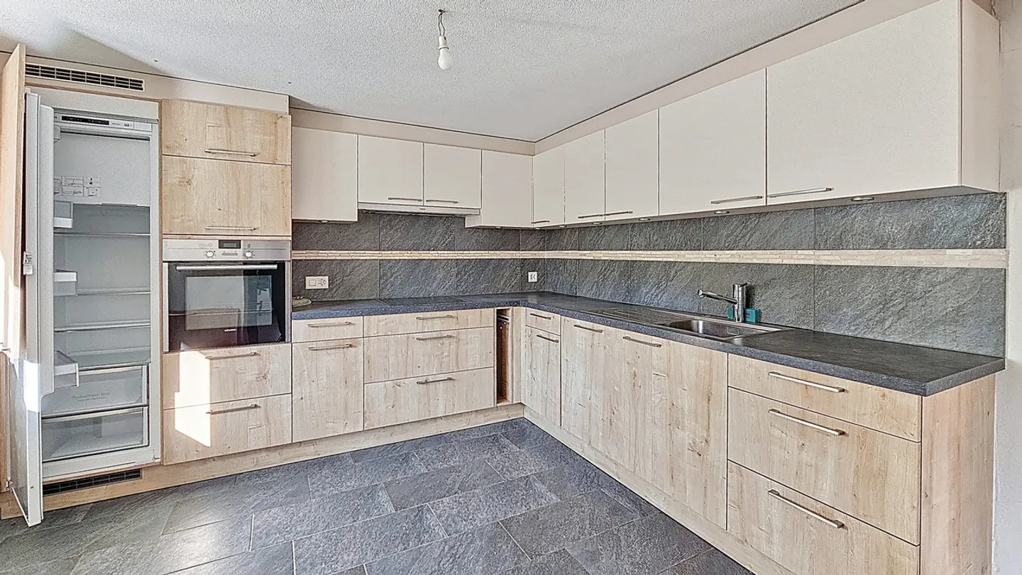 Unique situation! Renovated farm of 6.5 rooms in Oulens-sur-Lucens / VD - Photo 12 of 13