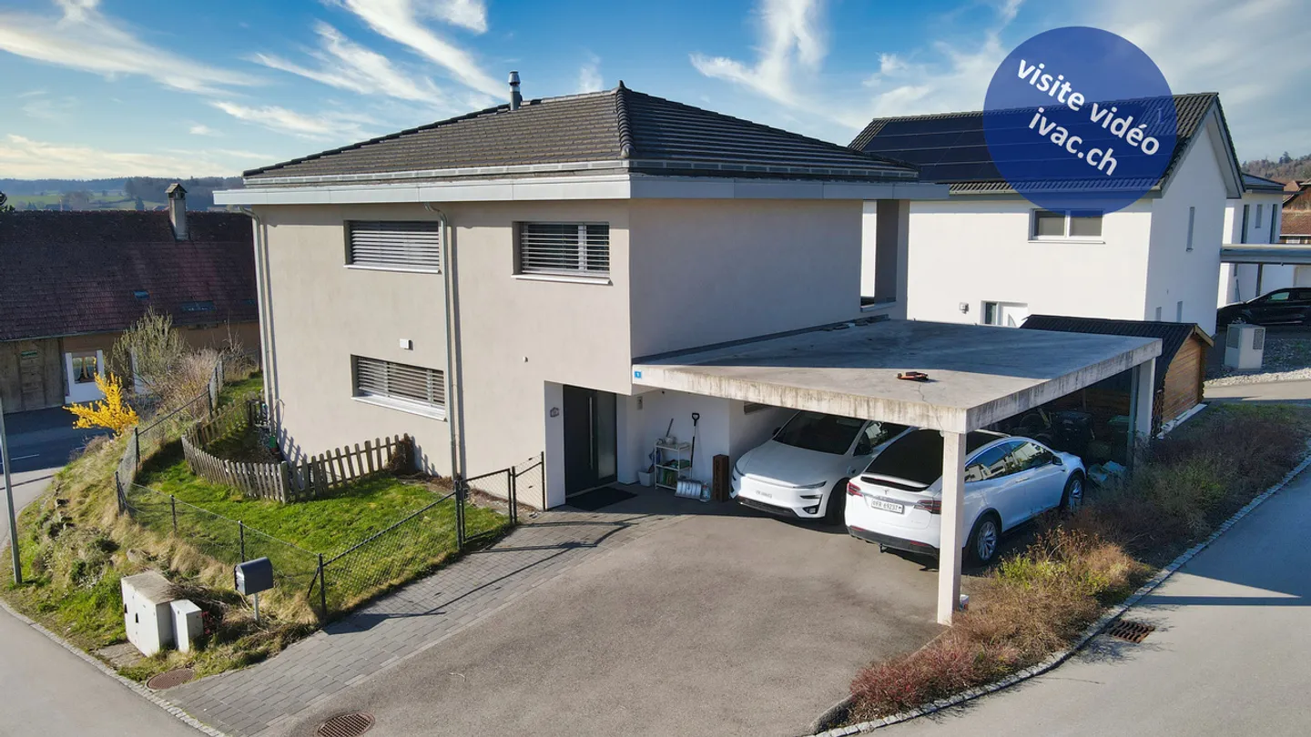 Einzelvilla mit 6 Zimmern in Cressier / FR - Foto 1 von 13