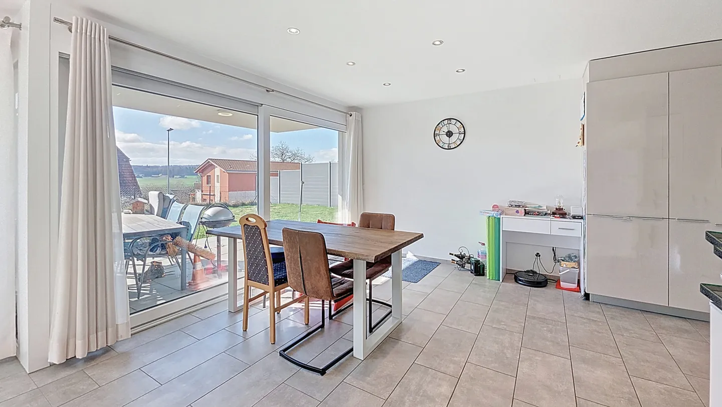 Einzelvilla mit 6 Zimmern in Cressier / FR - Foto 8 von 13