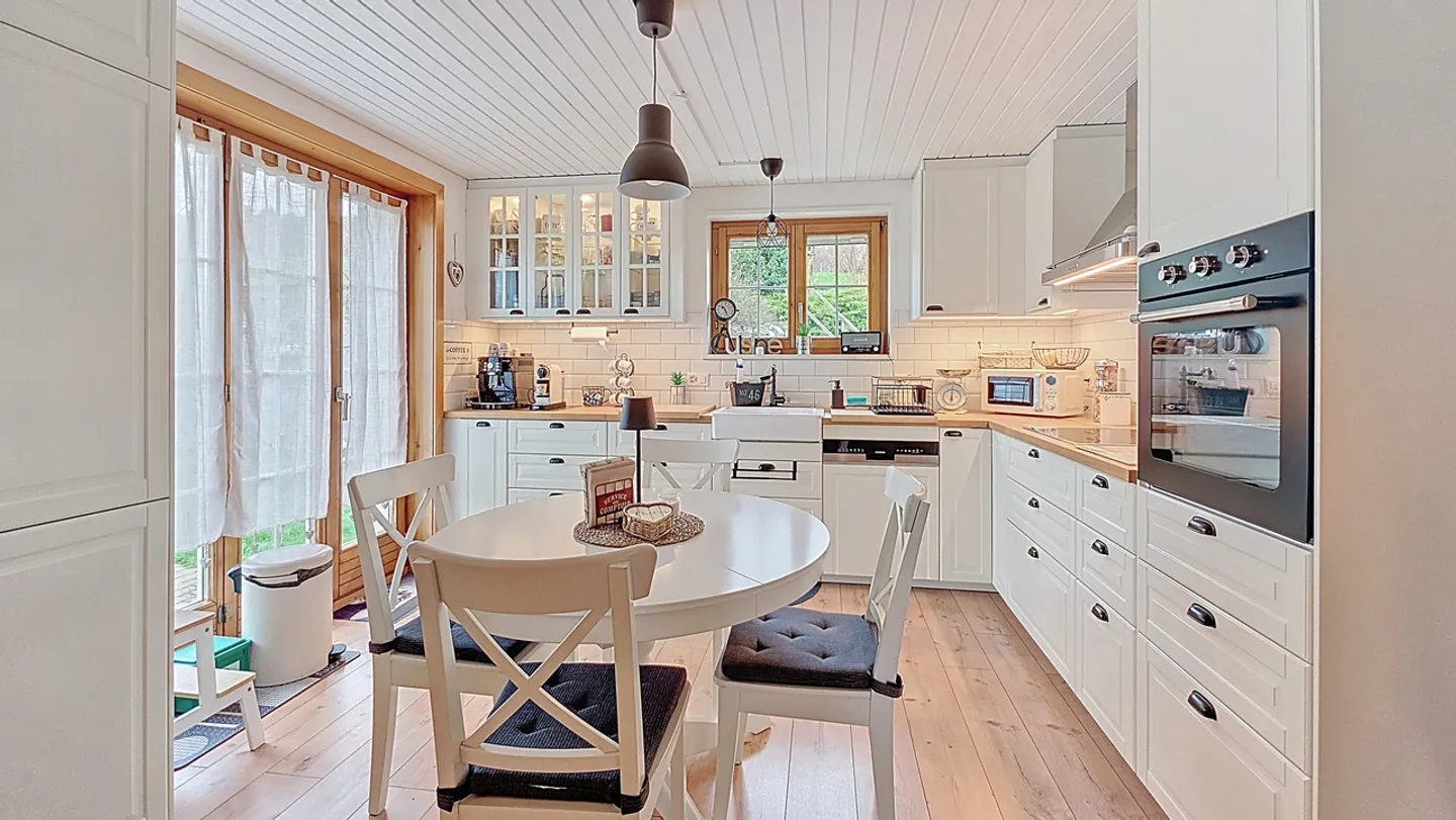 Detached house without direct neighbors in Chénens / FR - Photo 11 of 13