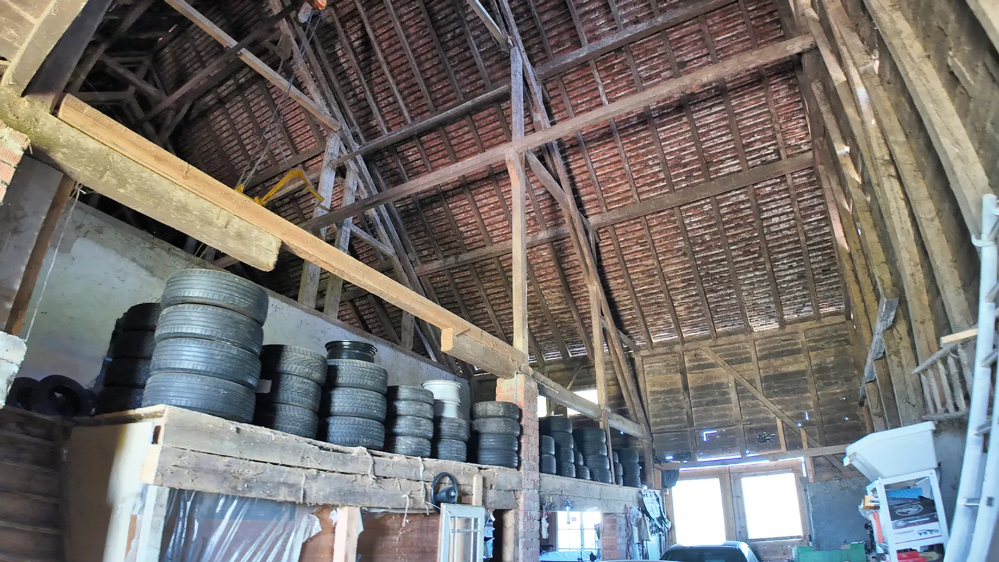 Bauernhof zur Renovierung mit Grundstück von 4.099 m2 in Estavayer-le-Lac / FR - Foto 9 von 13