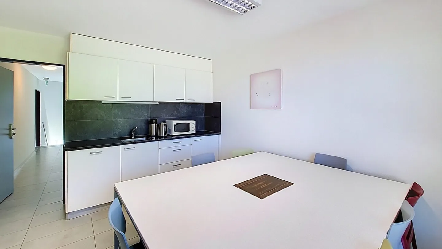 Locaux commerciaux / bureaux d'env. 220 m2 à Estavayer-le-Lac / FR - Foto 8 von 13