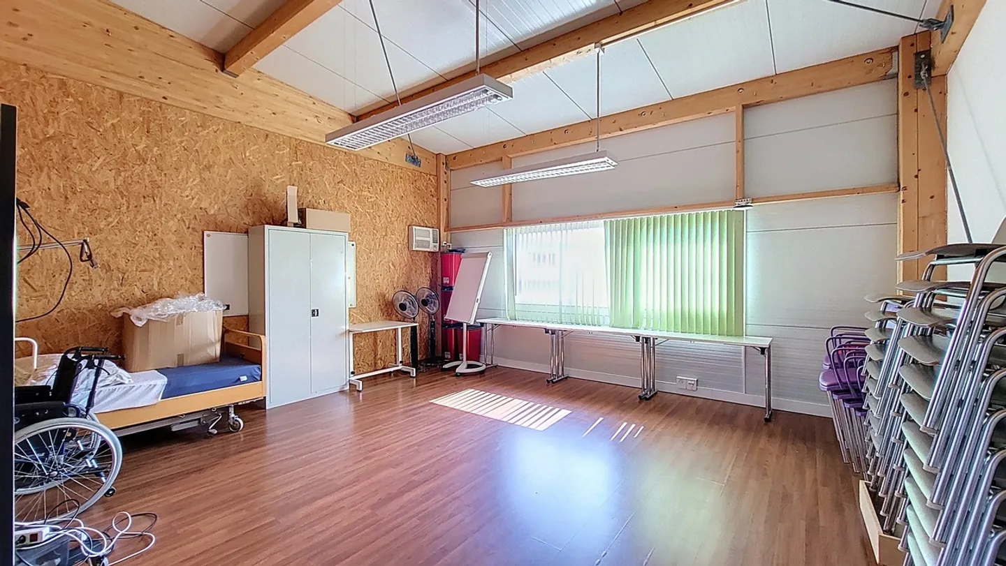 Locaux commerciaux / bureaux d'env. 220 m2 à Estavayer-le-Lac / FR - Foto 10 von 13